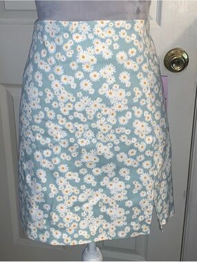 Wild Fable Daisy-Print Mini Skirt in Light Blue, Size 18, NWT